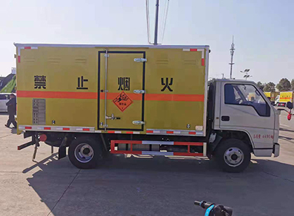 横山爆破器材运输车